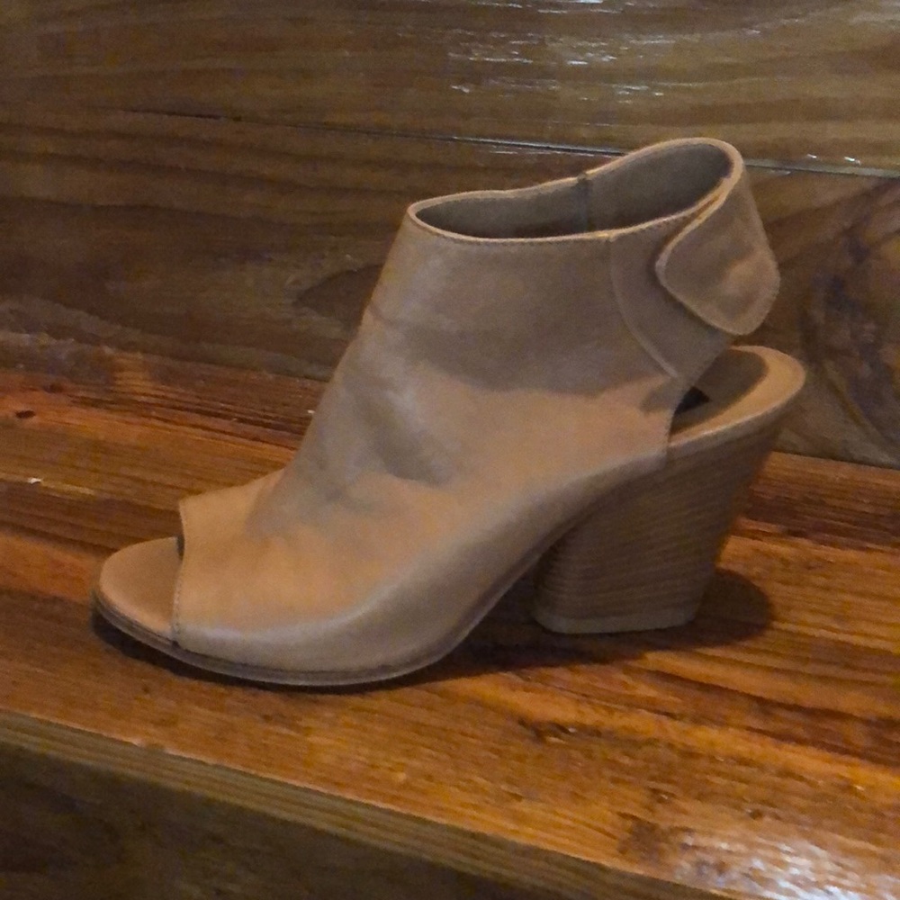 Steve Madden Reserve Natural Leather